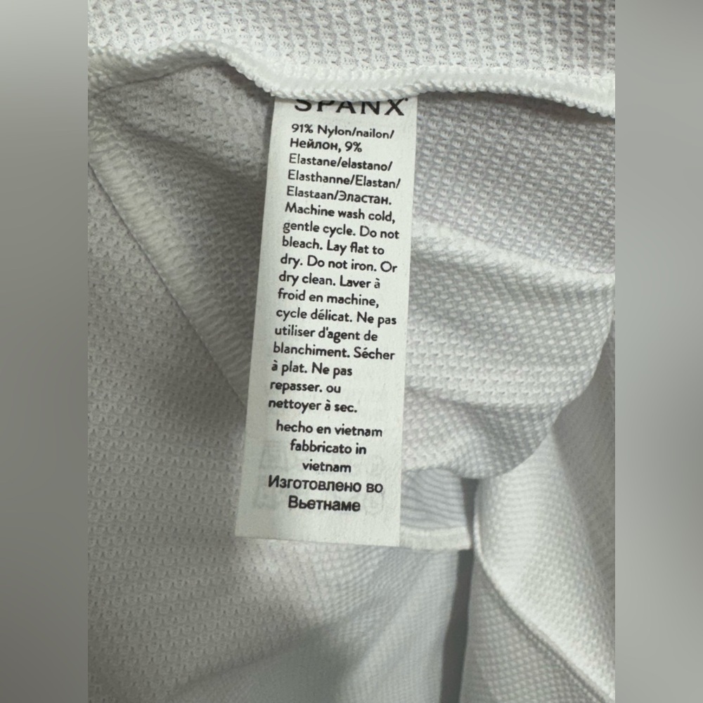 SPANX Pique Long Sleeve Swim Shirt
Crisp White ~ NWT - Picture 6 of 13